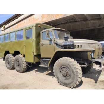 Автомобиль Урал 4320 вахтовка