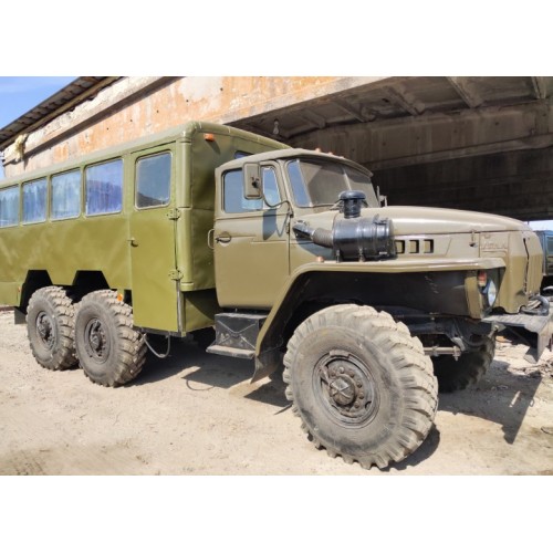 Автомобиль Урал 4320 вахтовка